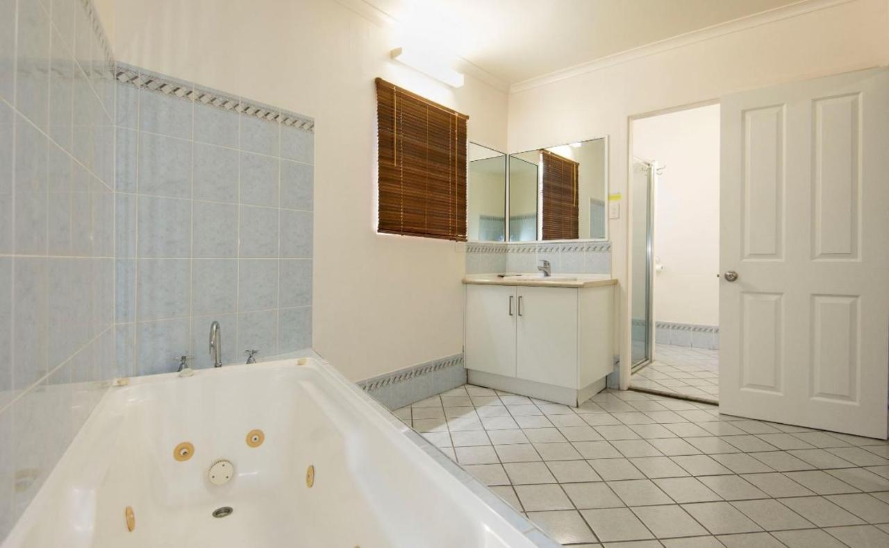 Coral Sands Motel แมคคาย ภายนอก รูปภาพ